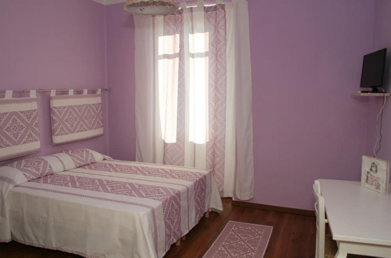 Guest House Le Gemelle Luras Exterior photo